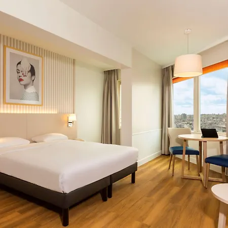Adagio Centre Tour Eiffel Aparthotel 4*