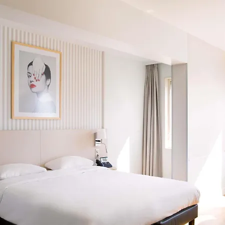 Adagio Centre Tour Eiffel Aparthotel 4*
