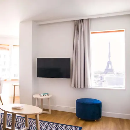 Adagio Centre Tour Eiffel Aparthotel 4*