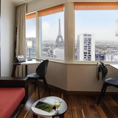 Adagio Centre Tour Eiffel Aparthotel 4*